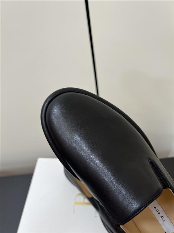 2025112812814619 290